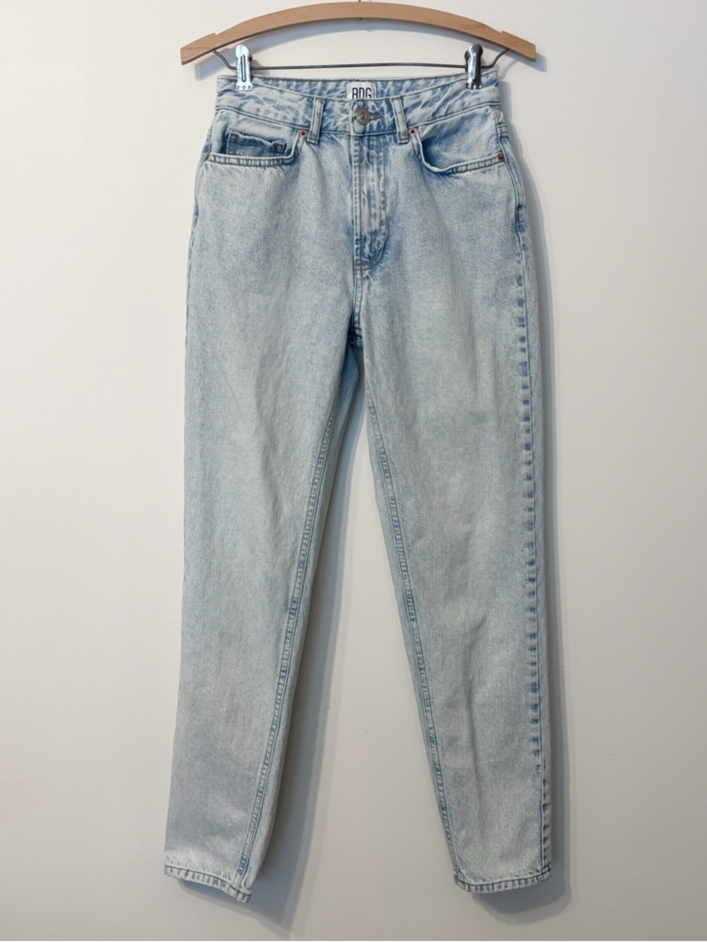 BDG Mom Jeans High Rise Light Wash Blue Size 25